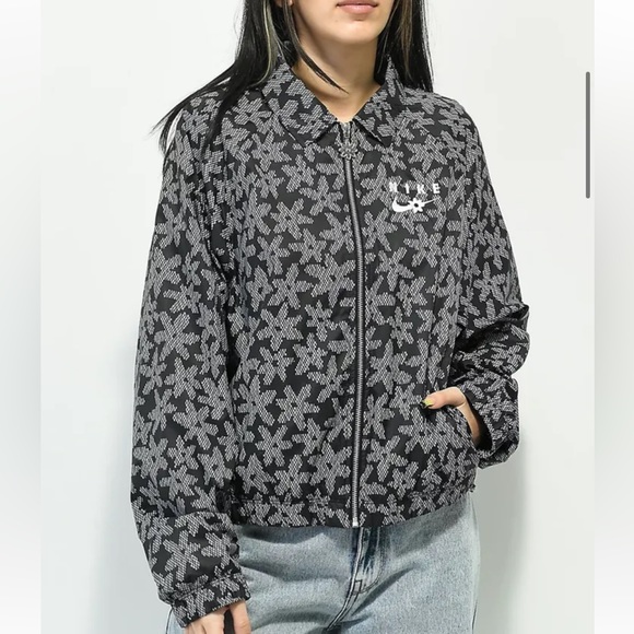 Nike Sportswear AOP Sport Daisy Black Jacket - Picture 1 of 6